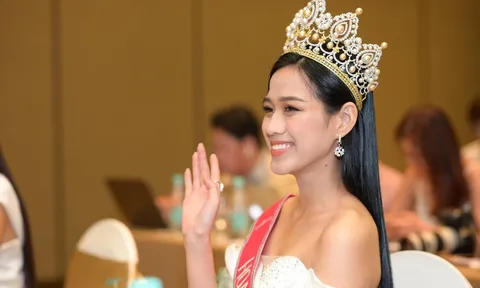 Hoa hậu Đỗ Thị Hà: 'Thấy bình thường khi bị chê kém Tiểu Vy'
